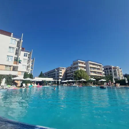 Апартамент Grand Kamelia